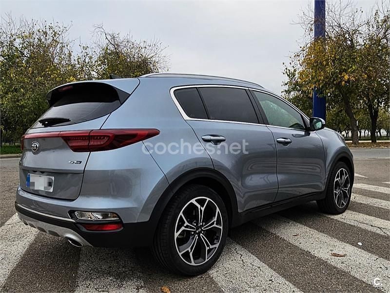 Usado Kia Sportage GT-Line 136 CV (100 kW) 2021 Gris / plata SUV