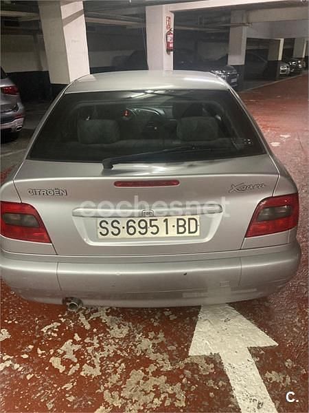 Usado Citroën Xsara Attraction 90 CV (66 kW) 1999 Gris / plata Berlina