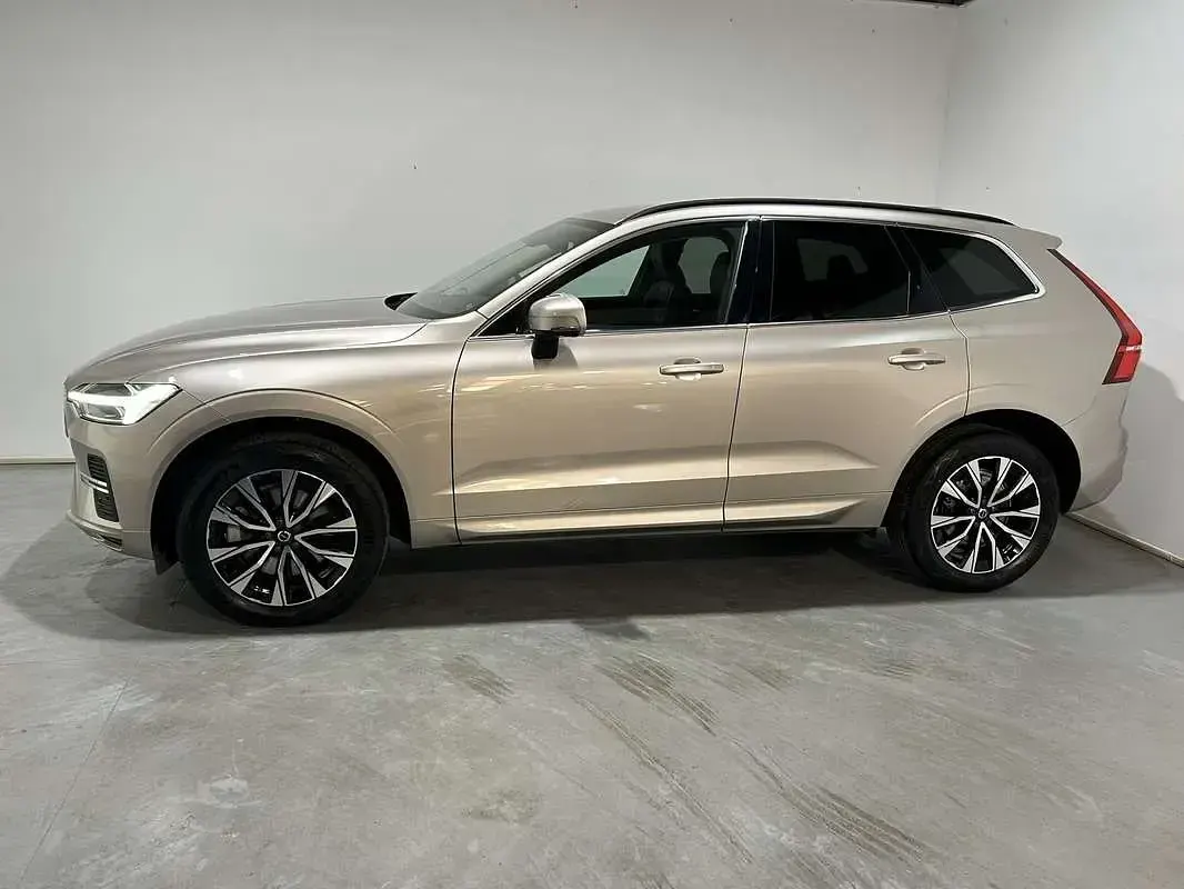 Usado Volvo XC60 Core 197 CV (144 kW) 2023 Beige SUV