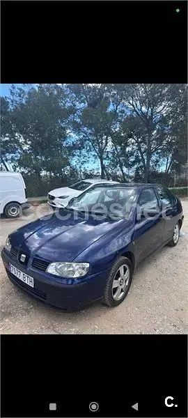 Usado Seat Cordoba Stella 90 CV (66 kW) 2002 Azul Berlina
