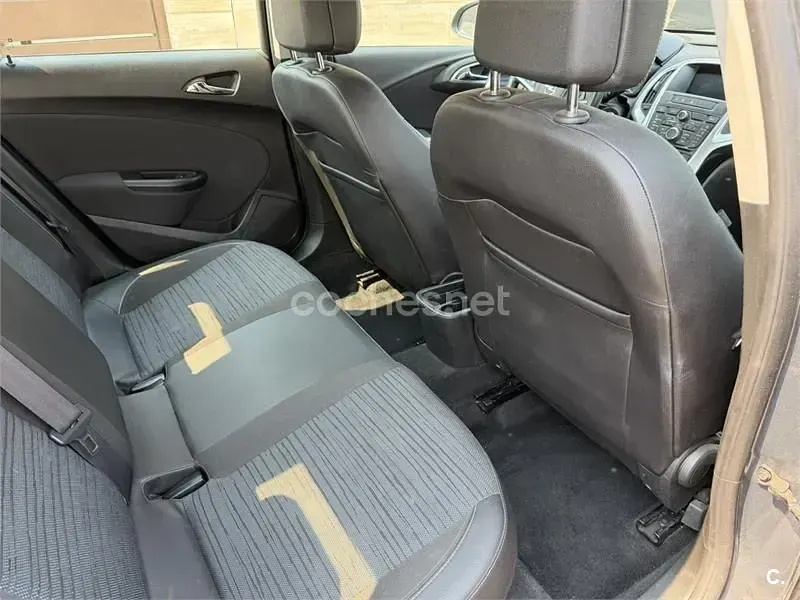 Usado Opel Astra Selective 110 CV (80 kW) 2015 Marrón Berlina