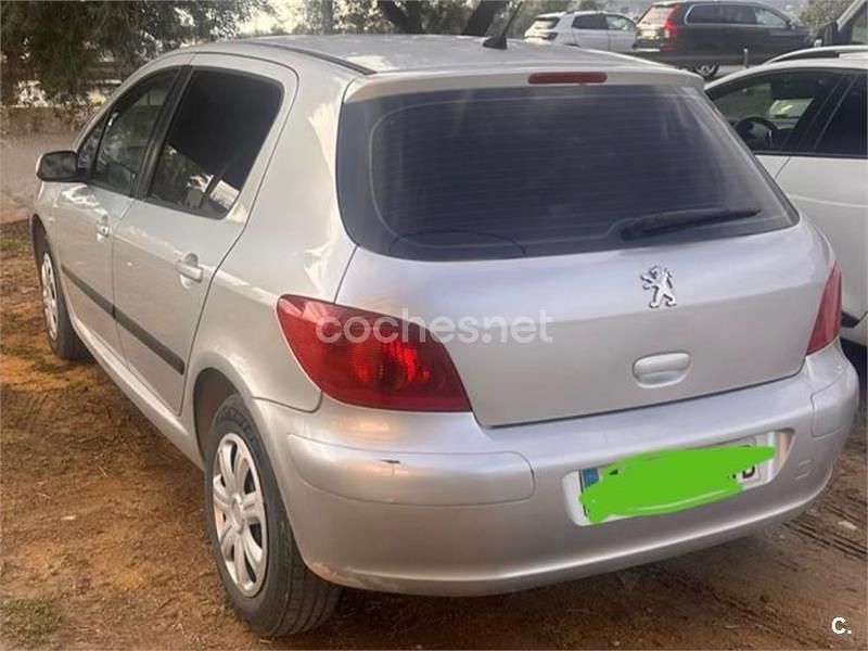 Usado Peugeot 307 90 CV (66 kW) 2002 Gris / plata Berlina
