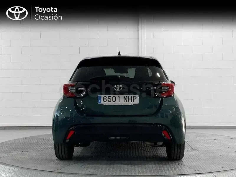 Usado Toyota Yaris Hybrid Style 116 CV (85 kW) 2025 Verde Berlina