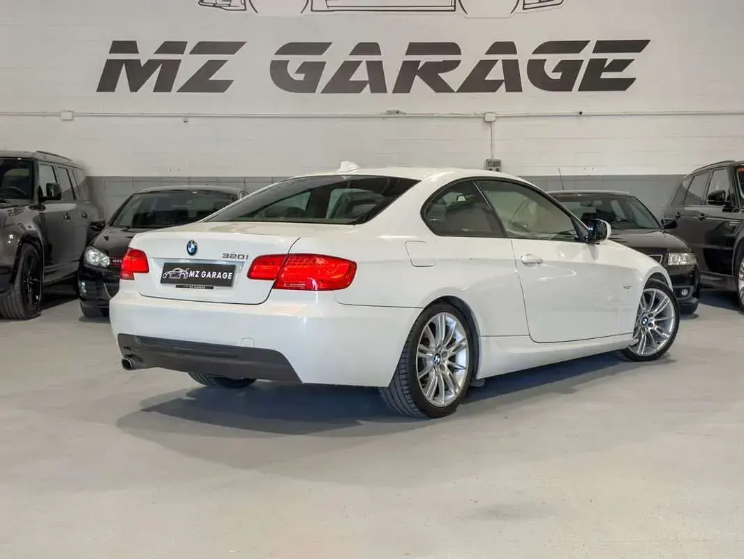 Usado BMW 320 Comfort Edition 170 CV (125 kW) 2011 Blanco Coupe