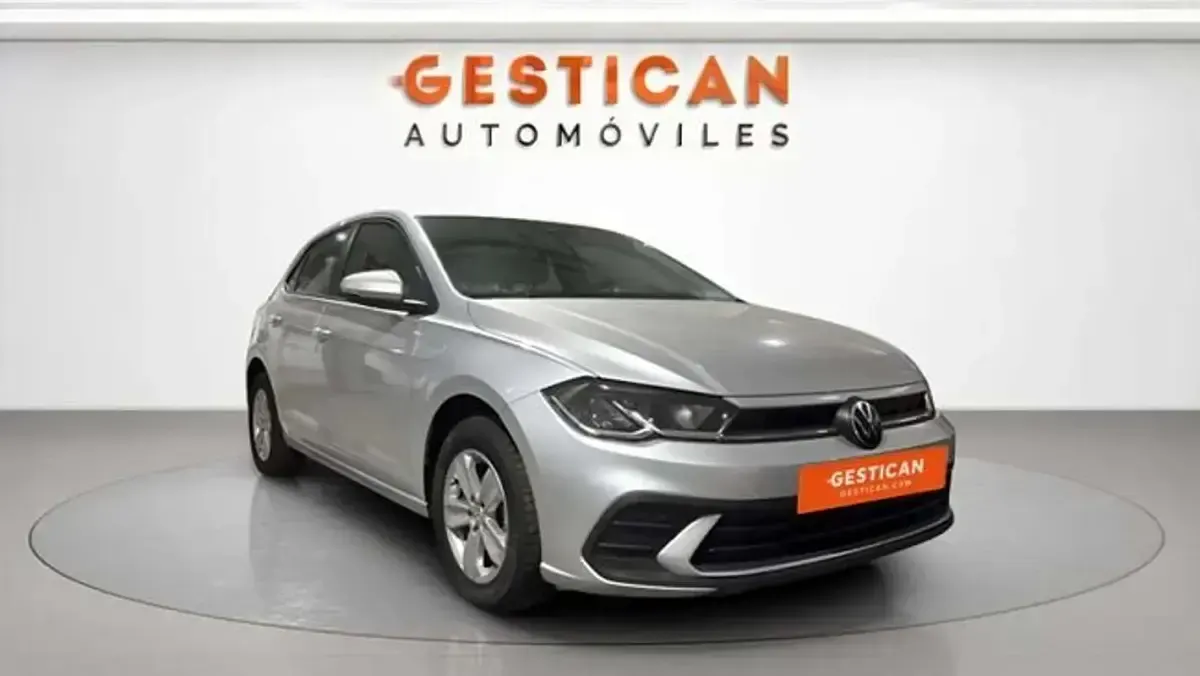 Usado VW Polo 95 CV (69 kW) 2022 Gris Utilitario