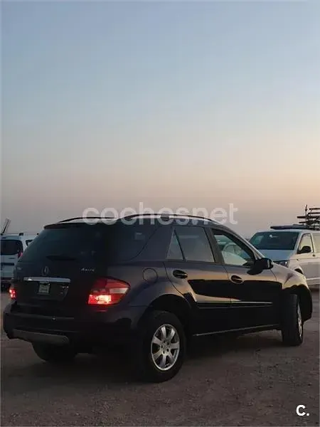 Usado Mercedes ML280 Edition 190 CV (139 kW) 2007 Negro SUV