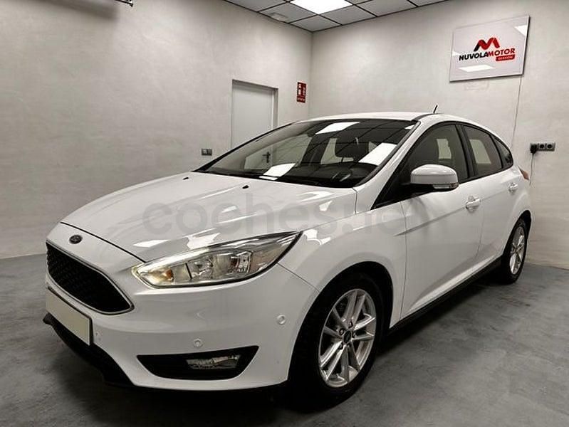 Używany Ford Focus Trend 125 KM (91 kW) 2018 Biały Sedan/Limuzyna