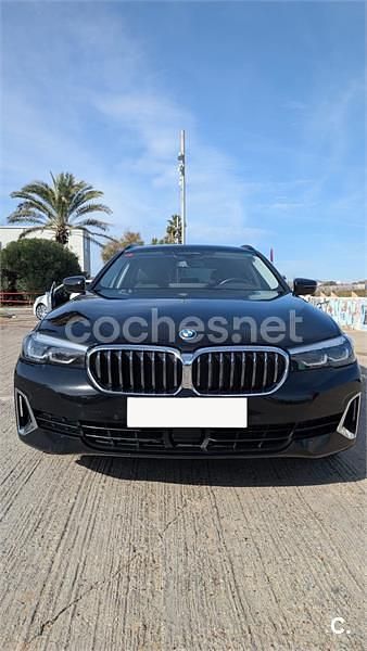 Negro Usado 2021 BMW 530e Comfort Edition Familiar | 28.500 € (Precio justo) - Imagen 1/4