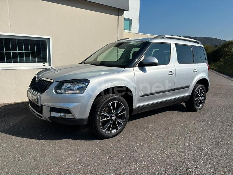 Usado Skoda Yeti Ambition 110 CV (80 kW) 2016 Gris SUV