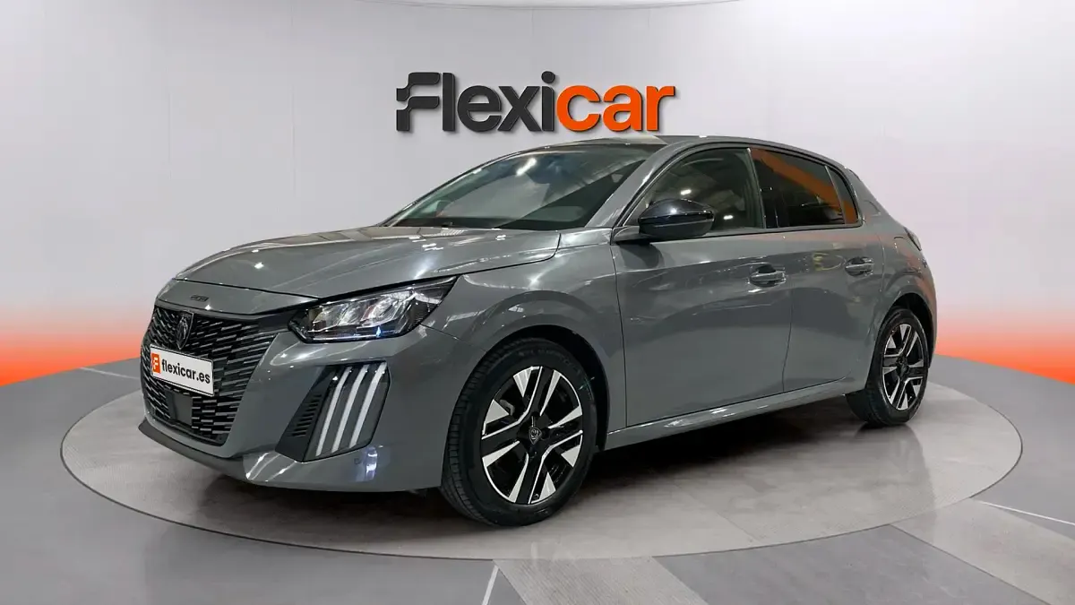 Usado Peugeot 208 Allure 101 CV (74 kW) 2025 Gris Utilitario