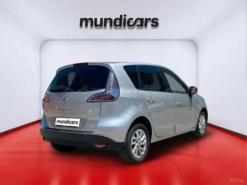 Usado Renault Scénic LIMITED 130 CV (95 kW) 2015 Gris / plata Monovolumen