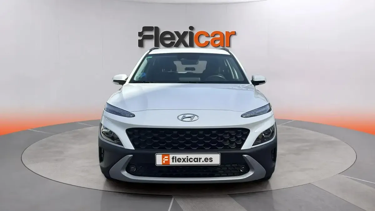 Usado Hyundai Kona Style 141 CV (103 kW) 2021 Blanco SUV