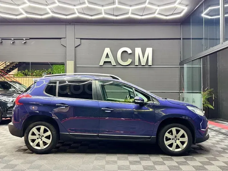 Usado Peugeot 2008 Active 82 CV (60 kW) 2014 Azul SUV