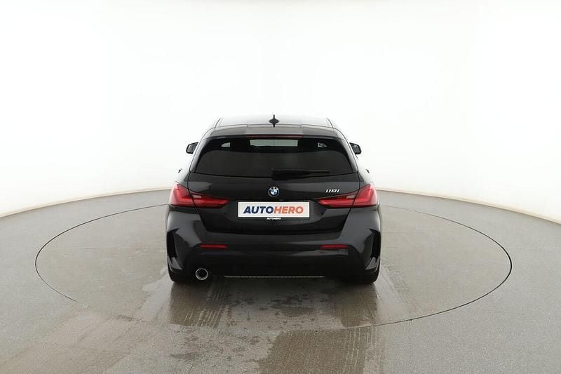 Usado BMW 118 M Sport 136 CV (100 kW) 2022 Negro Utilitario