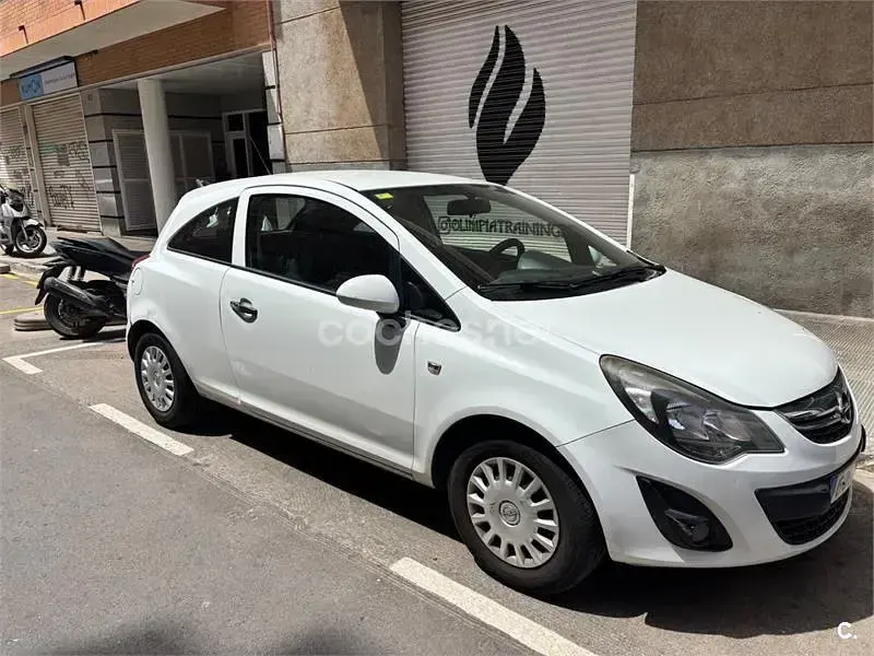 Usado Opel Corsa Expression 75 CV (55 kW) 2014 Blanco Utilitario