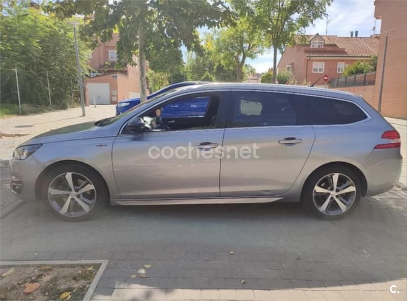 Usado Peugeot 308 GT-line 150 CV (110 kW) 2017 Gris / plata Berlina