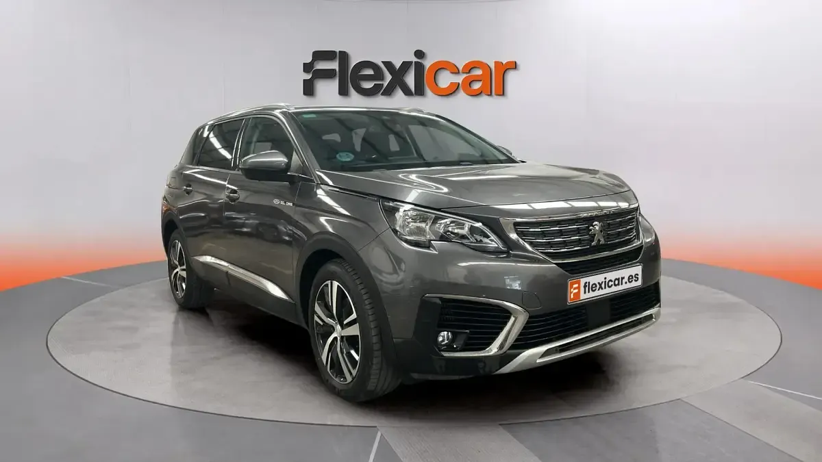 Usado Peugeot 5008 Allure 120 CV (88 kW) 2017 Monovolumen