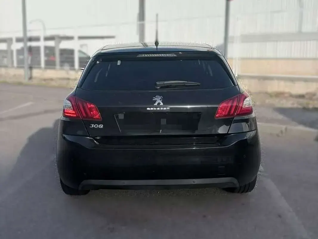 Usado Peugeot 308 Style 131 CV (96 kW) 2015 Negro Utilitario