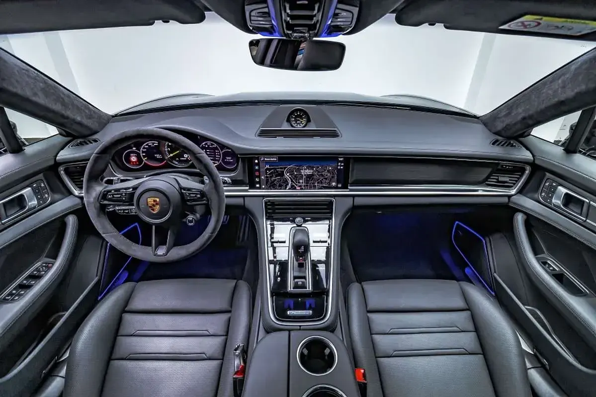 Usado Porsche Panamera Platinum Edition 462 CV (339 kW) 2023 Negro Familiar