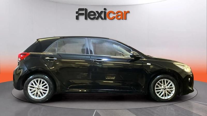 Usado Kia Rio 90 CV (66 kW) 2017 Negro Berlina