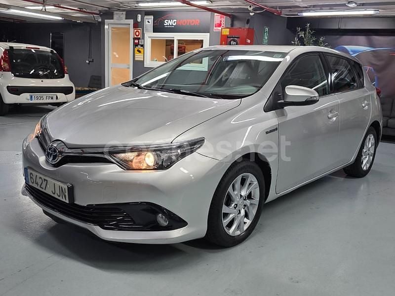 Gris / plata Usado 2015 Toyota Auris Hybrid Advance Berlina | 12.500 € (Precio justo) - Imagen 1/4
