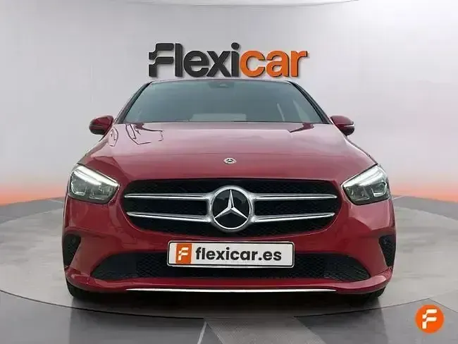 Usado Mercedes B200 150 CV (110 kW) 2019 Rojo Utilitario