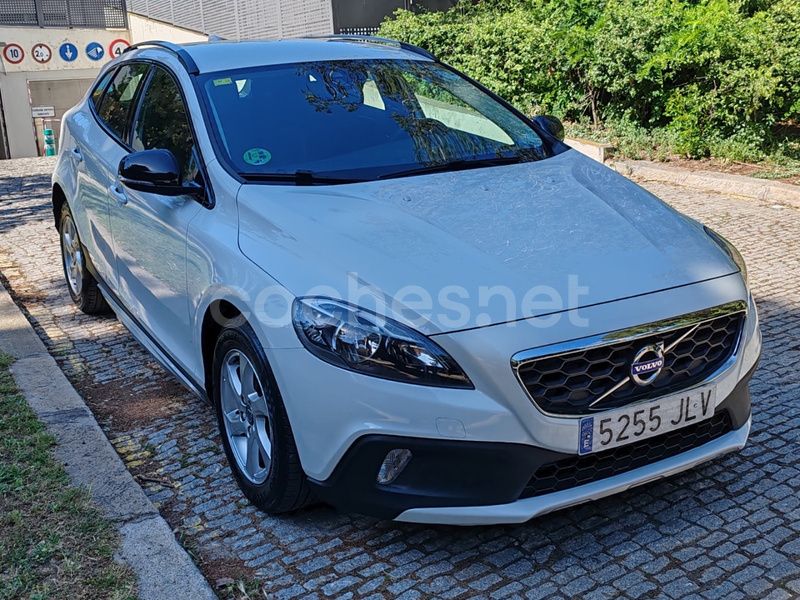 Blanco Usado 2016 Volvo V40 Momentum Familiar | 14.490 € (Precio justo) - Imagen 1/4
