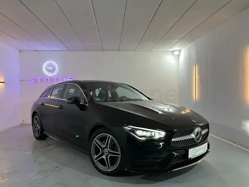 Usado Mercedes CLA220 Shooting Brake 190 CV (139 kW) 2021 Negro Familiar
