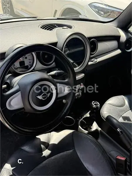 Usado Mini One Cabriolet 90 CV (66 kW) 2010 Beige Descapotable