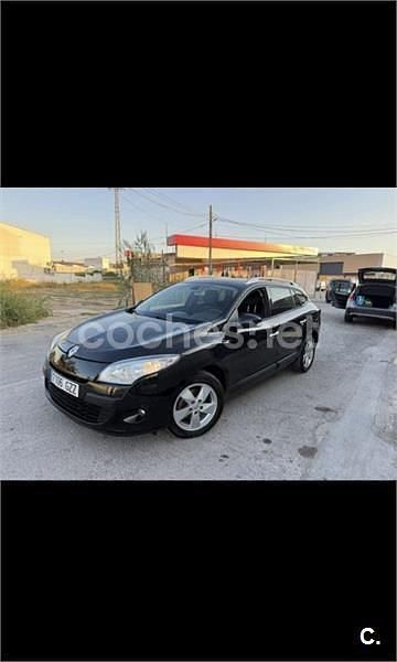 Usado Renault Mégane GrandTour Dynamique 110 CV (80 kW) 2010 Negro Familiar