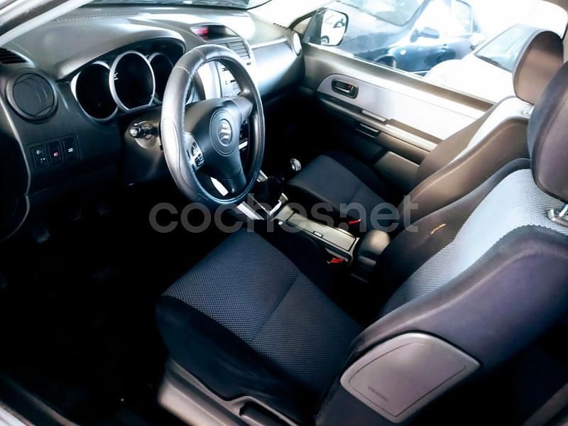 Usado Suzuki Grand Vitara 129 CV (94 kW) 2006 Gris / plata SUV