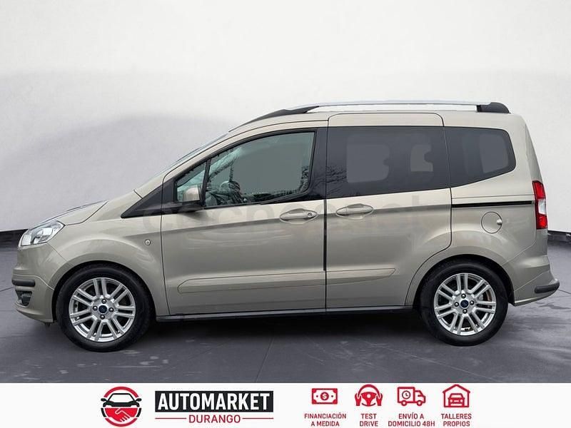 Usado Ford Tourneo Courier Sport 95 CV (69 kW) 2016 Beige Monovolumen