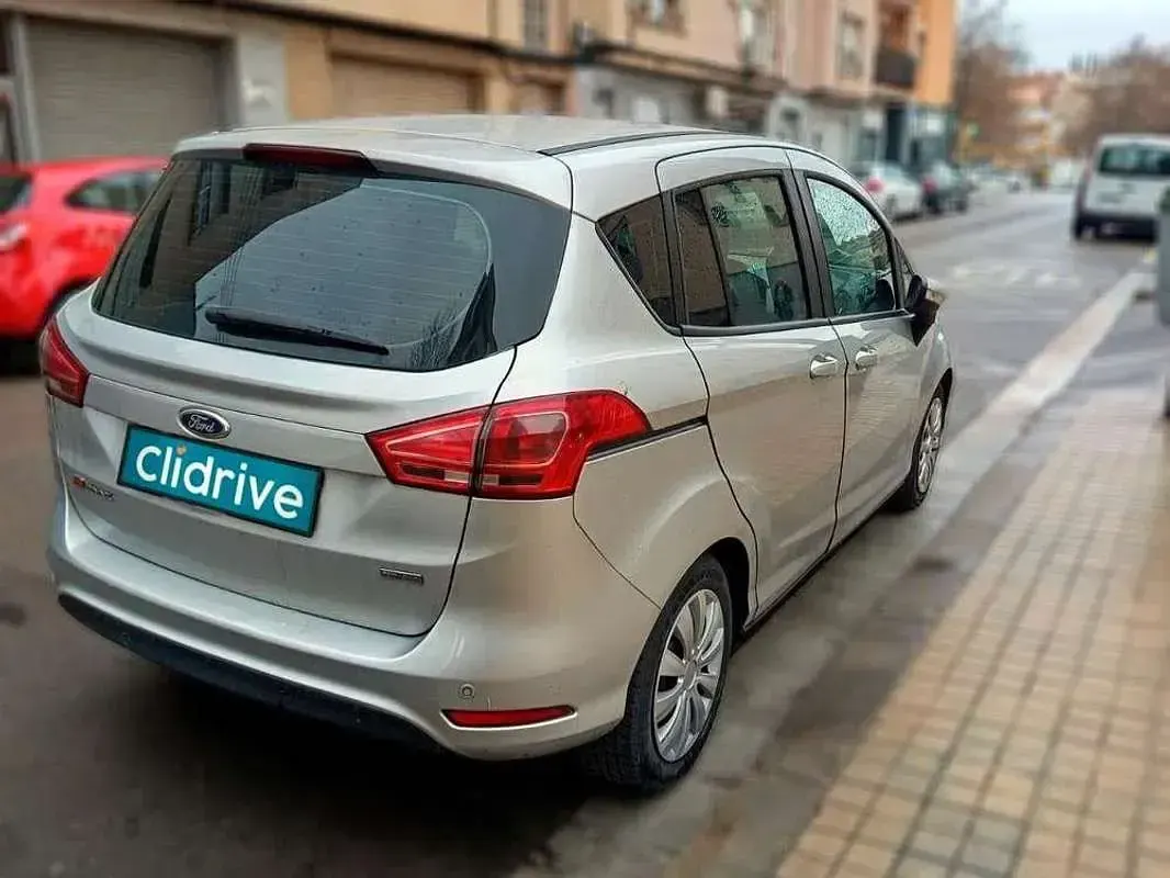 Usado Ford B-MAX Trend 95 CV (69 kW) 2013 Gris Monovolumen