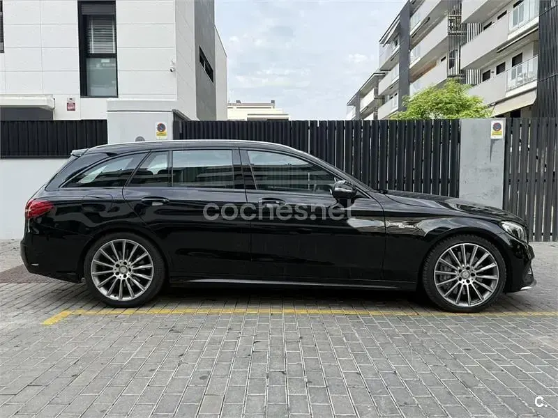 Usado Mercedes C43 AMG 367 CV (269 kW) 2017 Negro Familiar