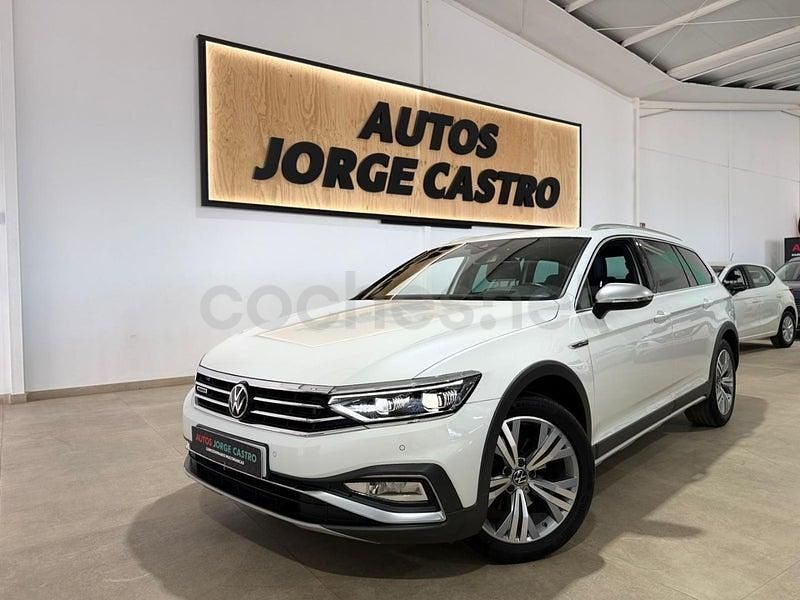 Usado VW Passat Alltrack 200 CV (147 kW) 2022 Blanco Familiar