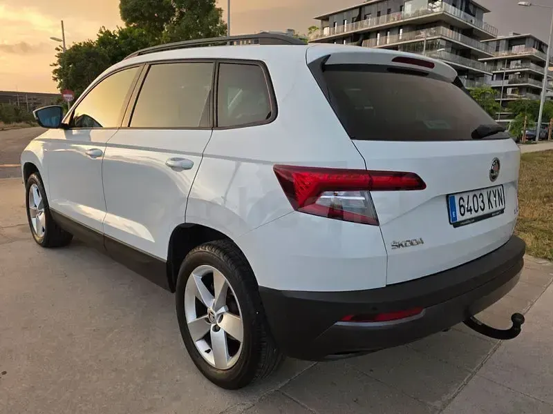 Usado Skoda Karoq Style 150 CV (110 kW) 2019 Blanco SUV