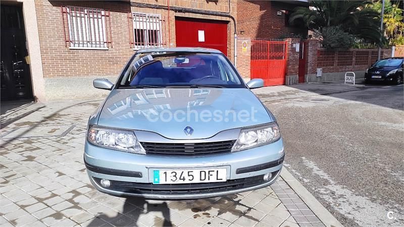 Gris / plata Usado 2005 Renault Laguna II Expression Berlina | 2900 € (Precio justo) - Imagen 1/4