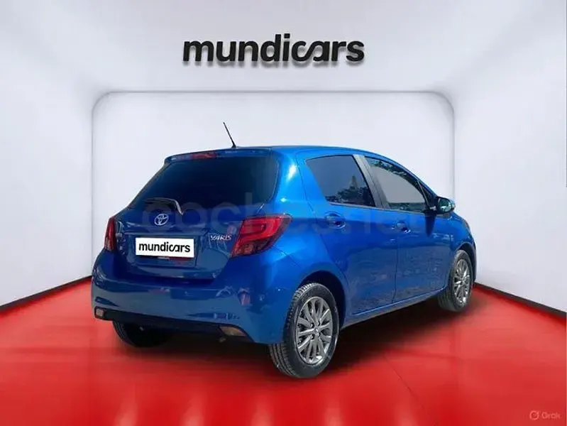 Usado Toyota Yaris Active 99 CV (72 kW) 2017 Azul Berlina
