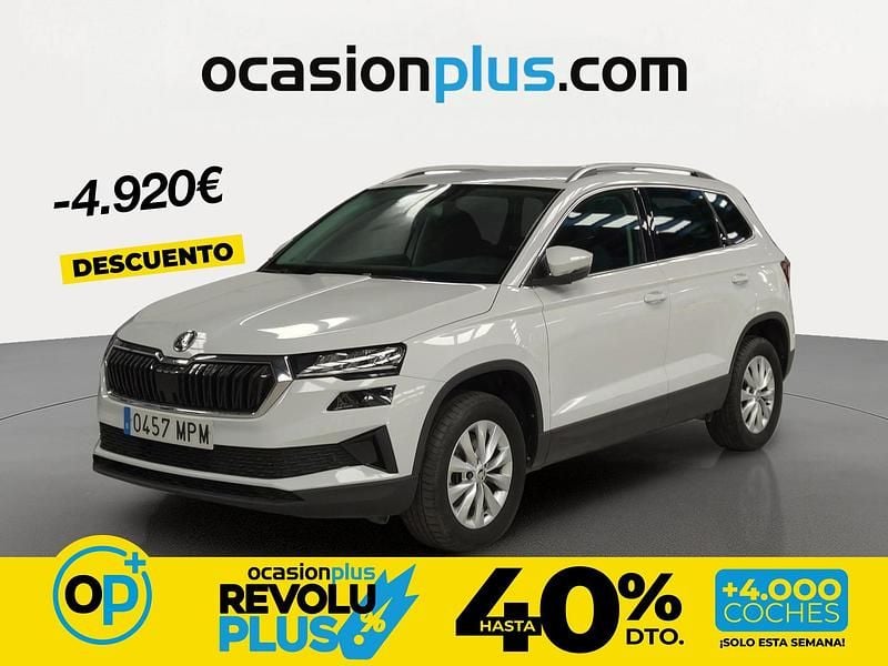 Usado Skoda Karoq Selection 115 CV (84 kW) 2024 Blanco SUV
