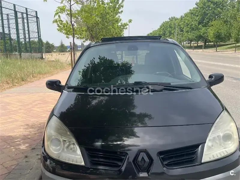 Usado Renault Scénic II Dynamique 130 CV (95 kW) 2008 Negro Monovolumen