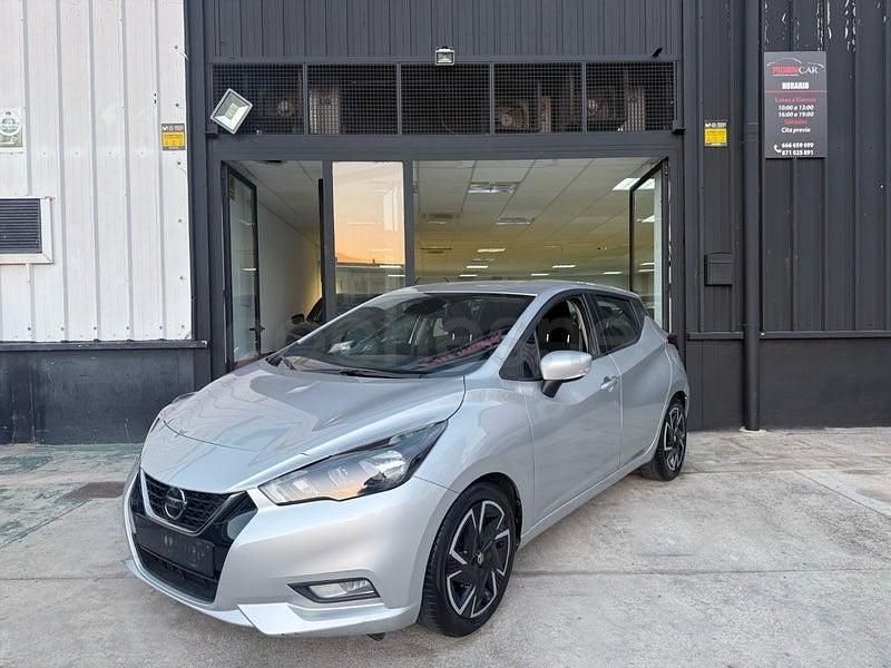 Usado Nissan Micra Acenta 92 CV (67 kW) 2022 Gris / plata Utilitario