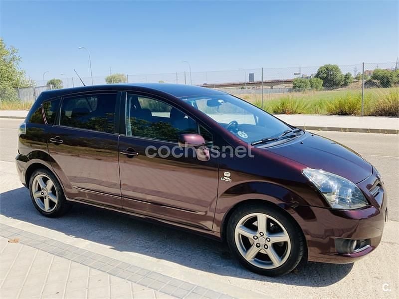 Usado Toyota Corolla Verso Sport 177 CV (130 kW) 2008 Granate Monovolumen