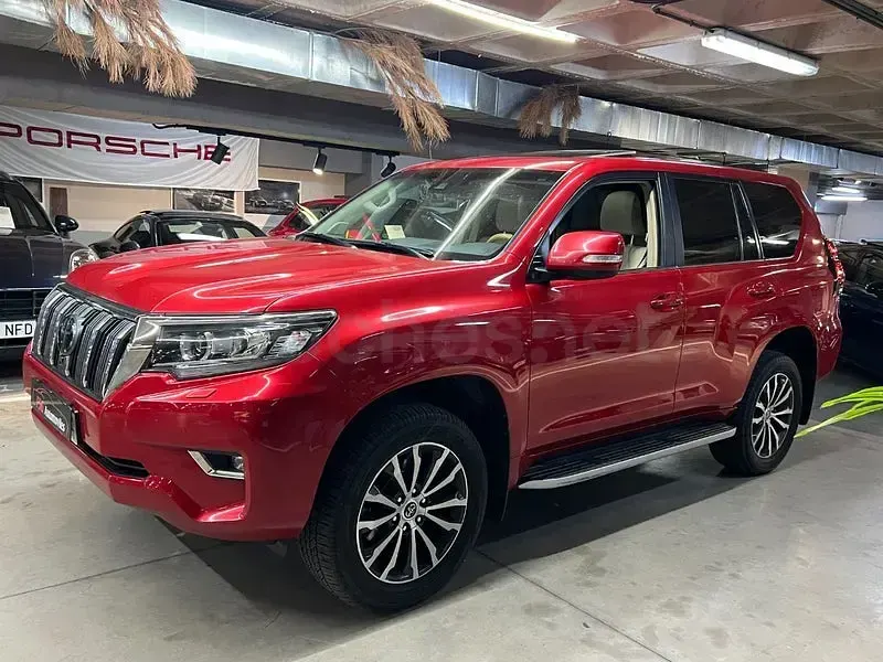Używany Toyota Land Cruiser Limited 177 KM (130 kW) 2018 Czerwony SUV
