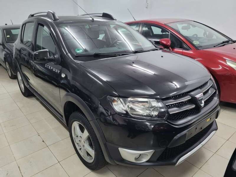 Negro Usado 2015 Dacia Sandero Stepway Utilitario | 9400 € (Precio justo) - Imagen 1/4