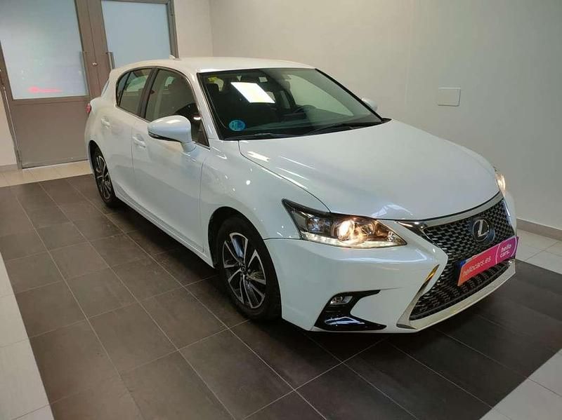 Usado Lexus CT200h Business Edition 136 CV (100 kW) 2019 Blanco Utilitario