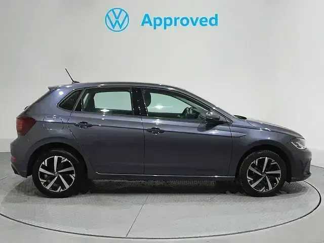 Usado VW Polo Life 95 CV (69 kW) 2021 Gris Utilitario