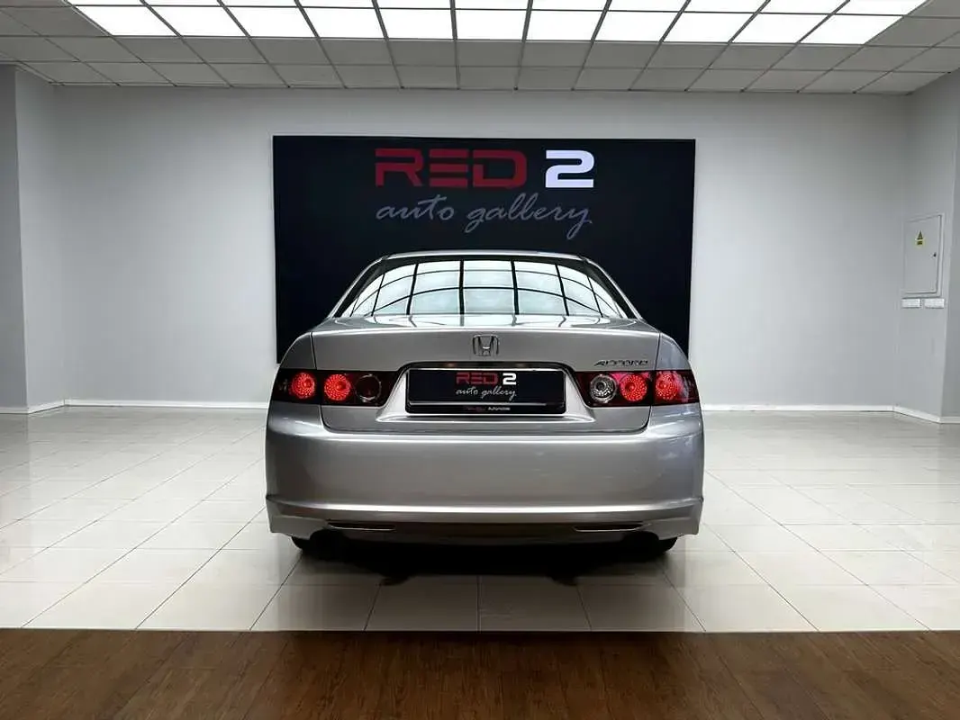 Usado Honda Accord Executive 190 CV (139 kW) 2006 Gris Berlina