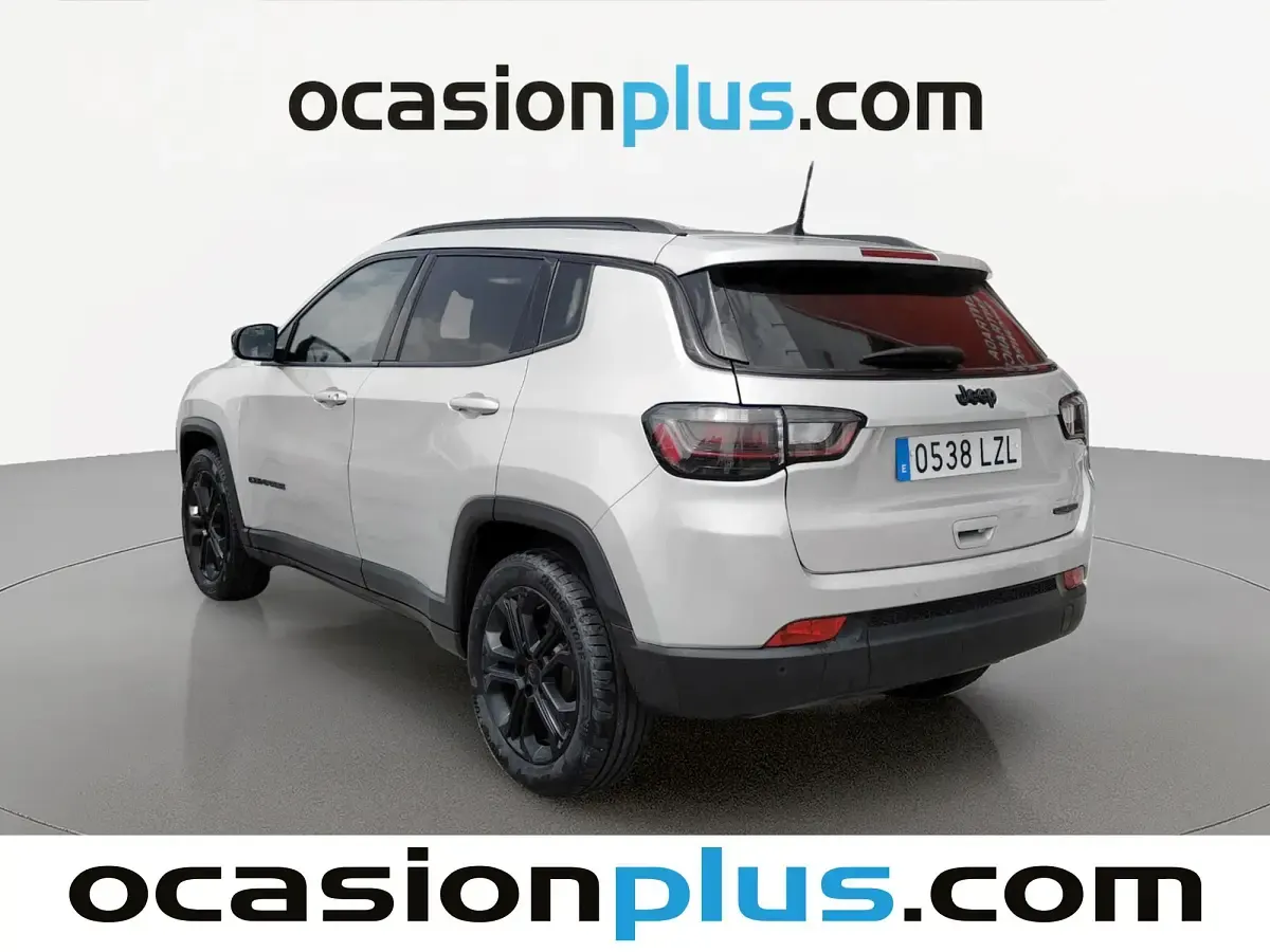 Usado Jeep Compass Night Eagle 131 CV (96 kW) 2022 Gris SUV