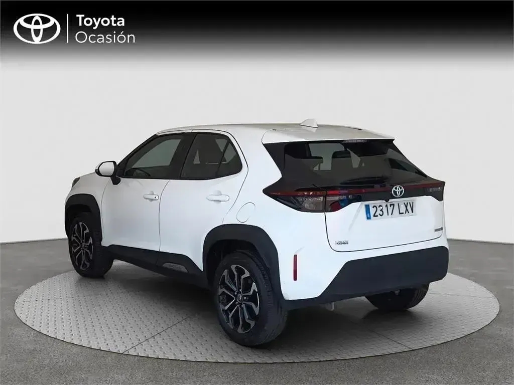 Usado Toyota Yaris Cross Active 116 CV (85 kW) 2022 Blanco SUV