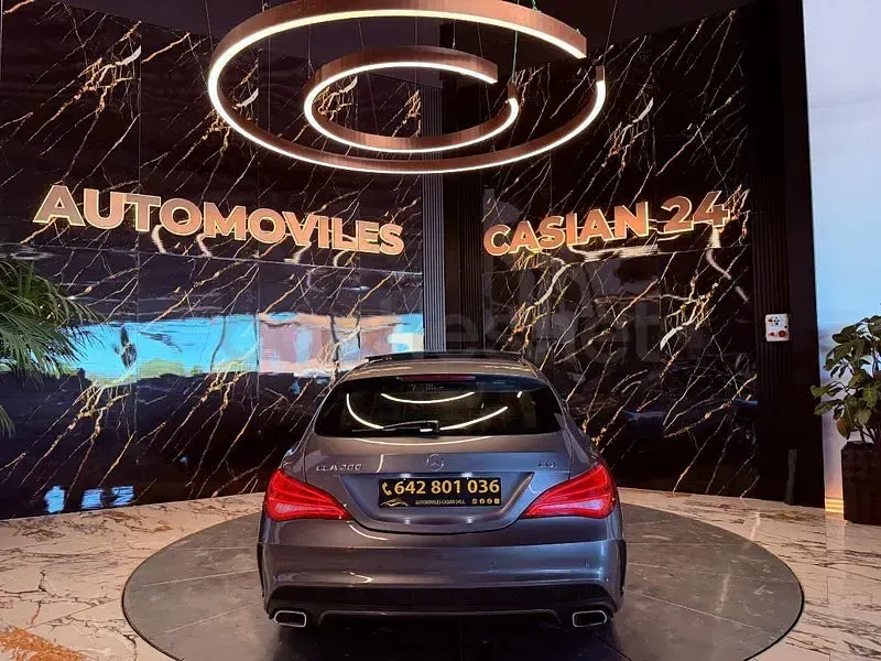 Usado Mercedes CLA200 Shooting Brake AMG line 136 CV (100 kW) 2015 Gris / plata Familiar